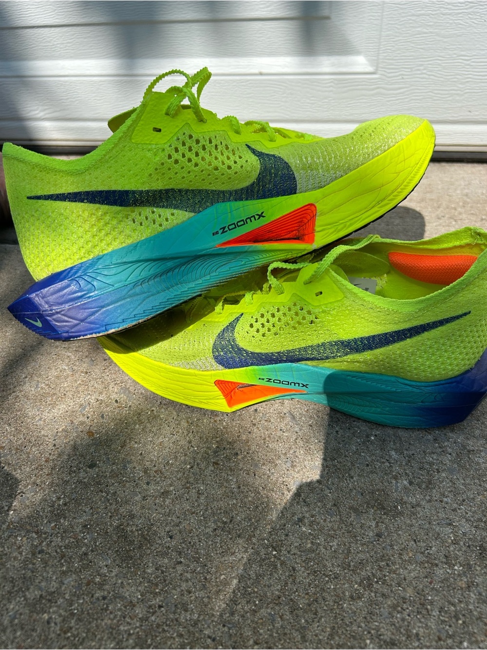 Nike Men’s Neon Yellow ZoomX Gradient Running Shoes